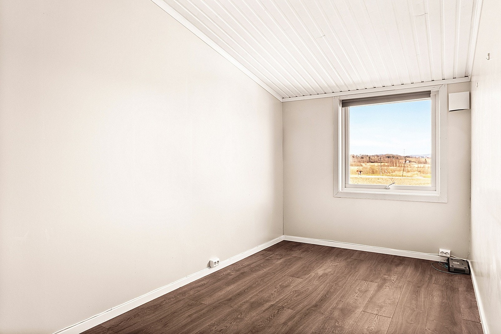 Soverom II er også av god størrelse og kan brukes til alt fra gjesterom, barnerom eller et hjemmekontor. Galleribilde