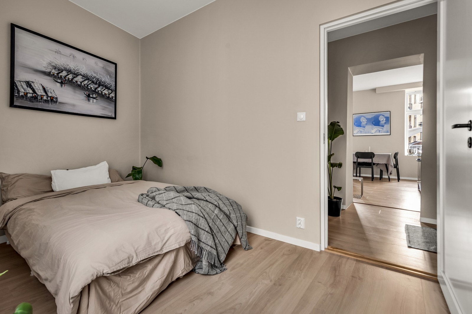 Soverom 2 med god størrelse med plass til dobbelt seng. Galleribilde