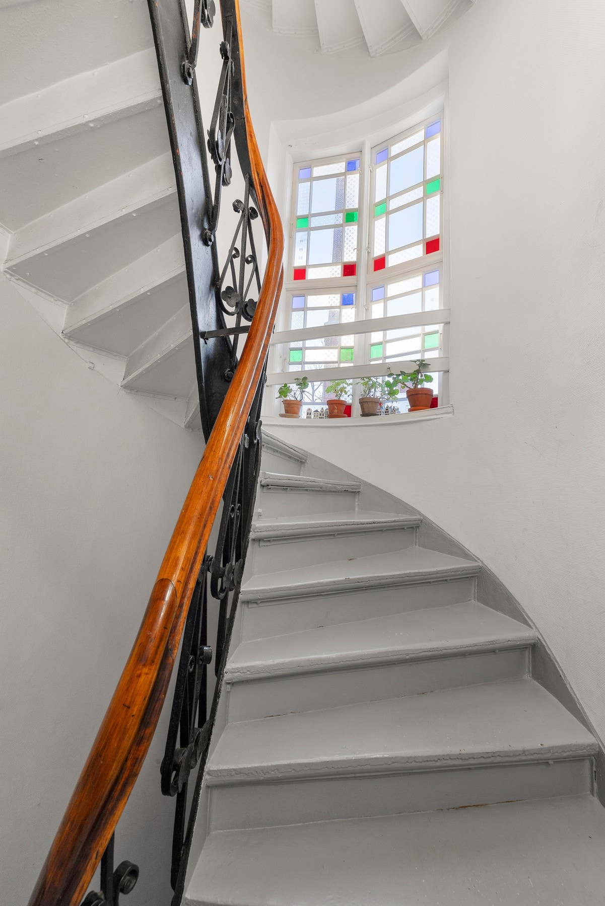 Oppgang. Galleribilde