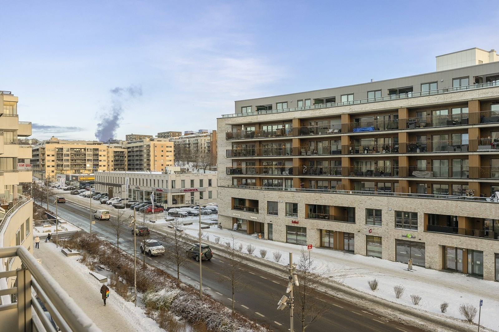 Boligen har en svært attraktiv beliggenhet rett ved Ensjø T-banestasjon, med reisetid til sentrum på kun ca. 5 minutter. Galleribilde