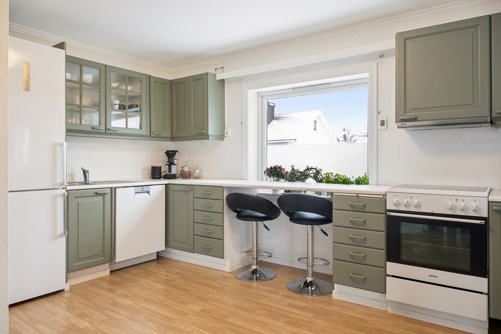 Hyggelig kjøkken i åpen løsning Galleribilde