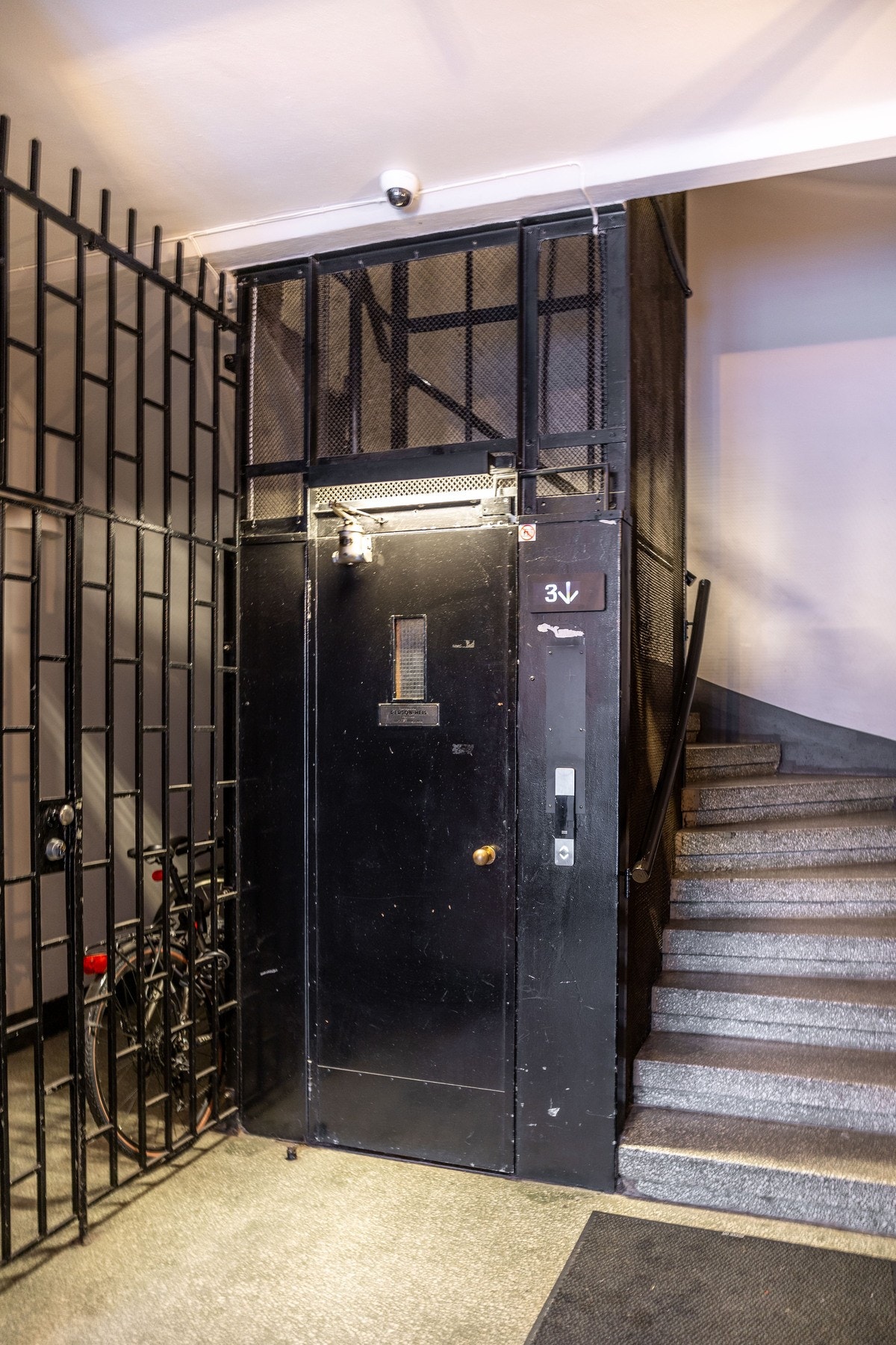 Enkel heisadkomst til leilighetsplan. Galleribilde