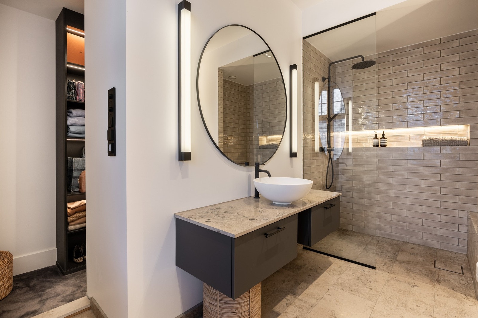 Hovedsoverommet har et en-suite bad. Galleribilde