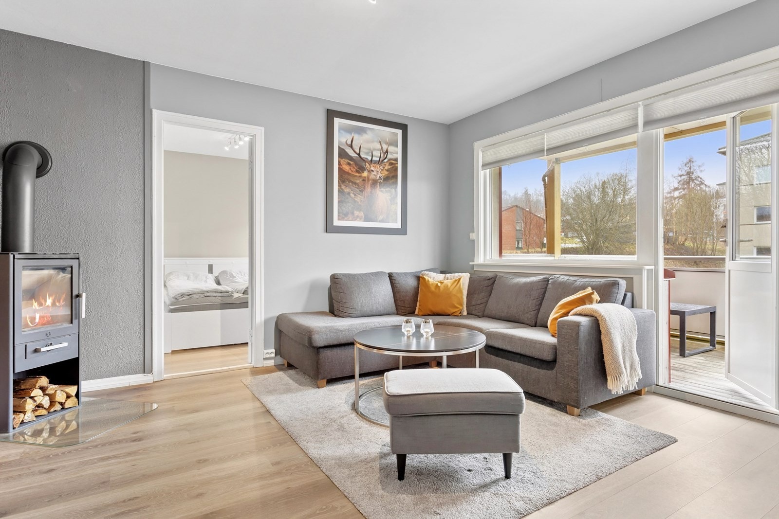 Velkommen til Stabells veg 3! En innbydende og stilren 2-roms med flott plassering i byggets 3. etasje. Galleribilde