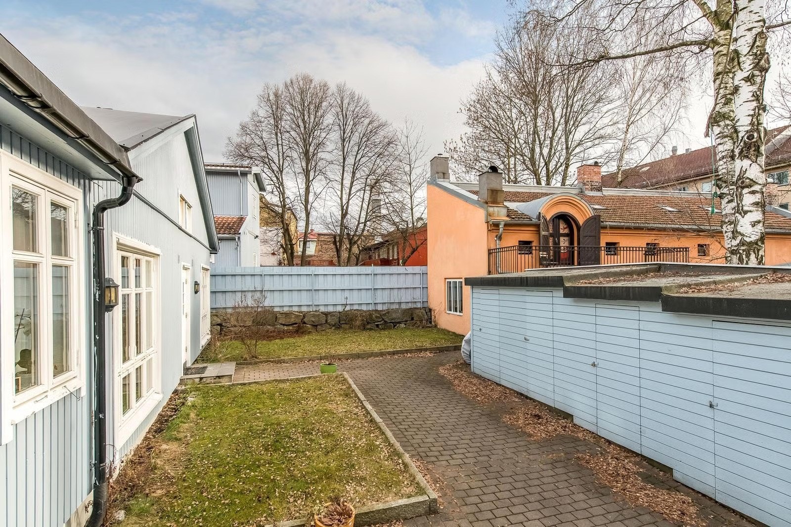 Boligen har tilgang til praktisk bod utenfor boligen. Galleribilde