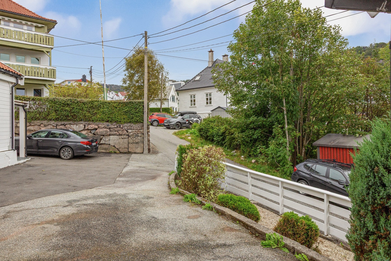 Stille og rolig gate. Galleribilde