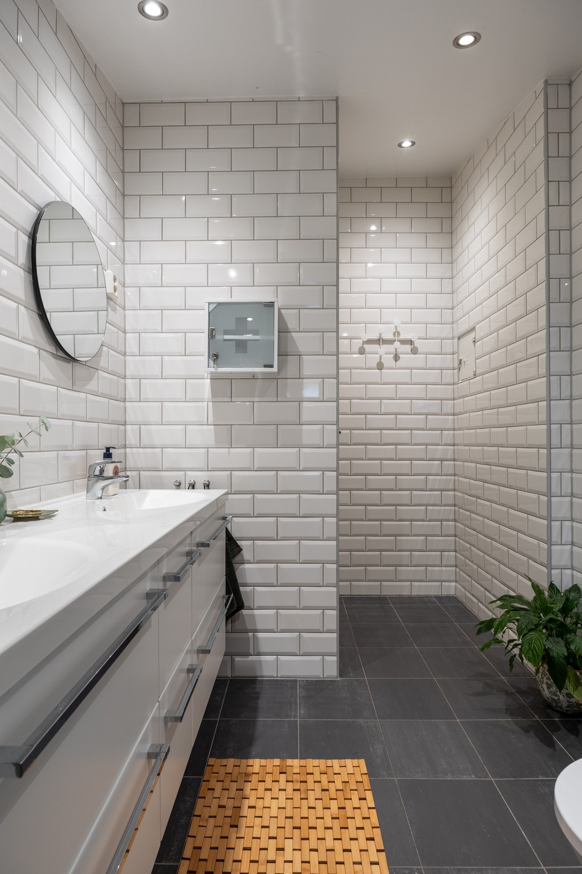 Badet ble modernisert/flislagt i 2012. Galleribilde