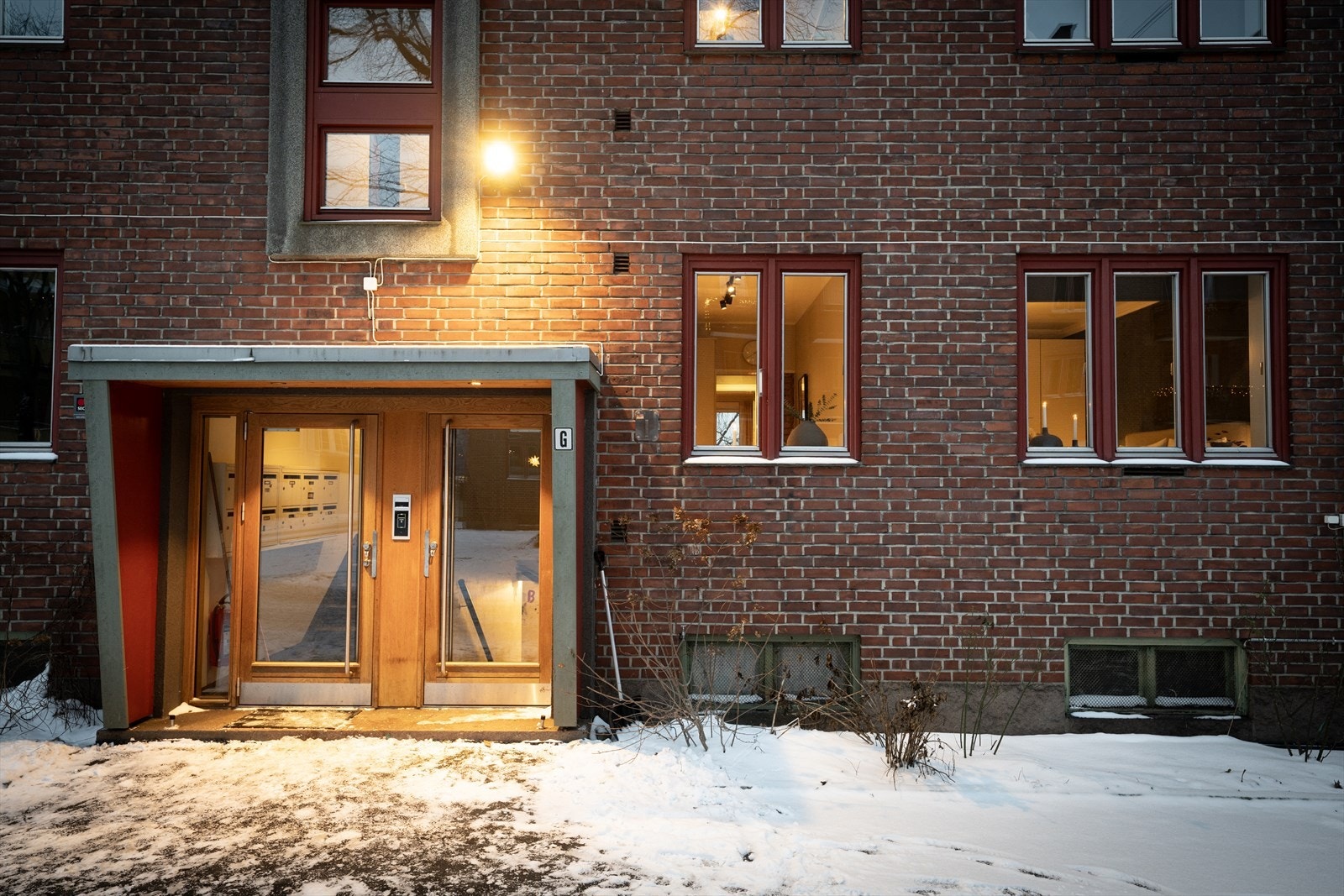 Leiligheten ligger meget godt til en høy første etasje. Galleribilde