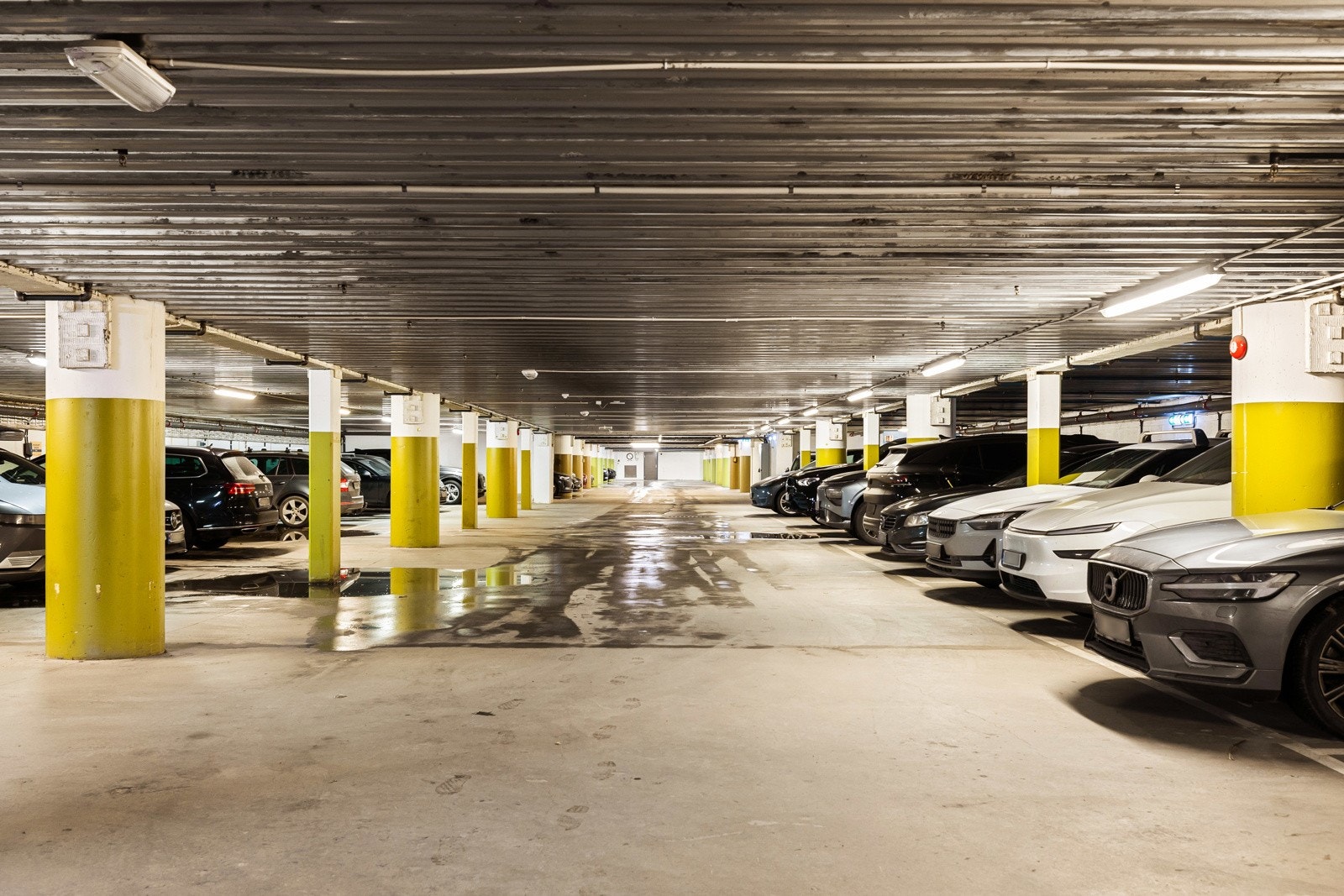 Leiligheten disponerer plass nr. E1-46 med el-billader beliggende i felles garasjeanlegg. Galleribilde