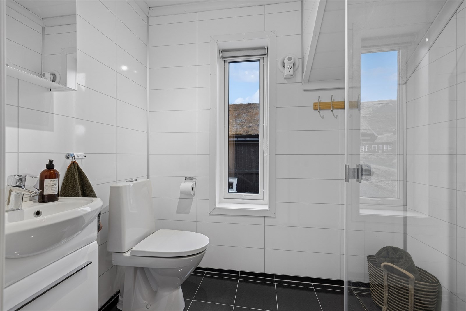 Rent, moderne og tidløst - fjellro i form av funksjon og velbehag. Galleribilde