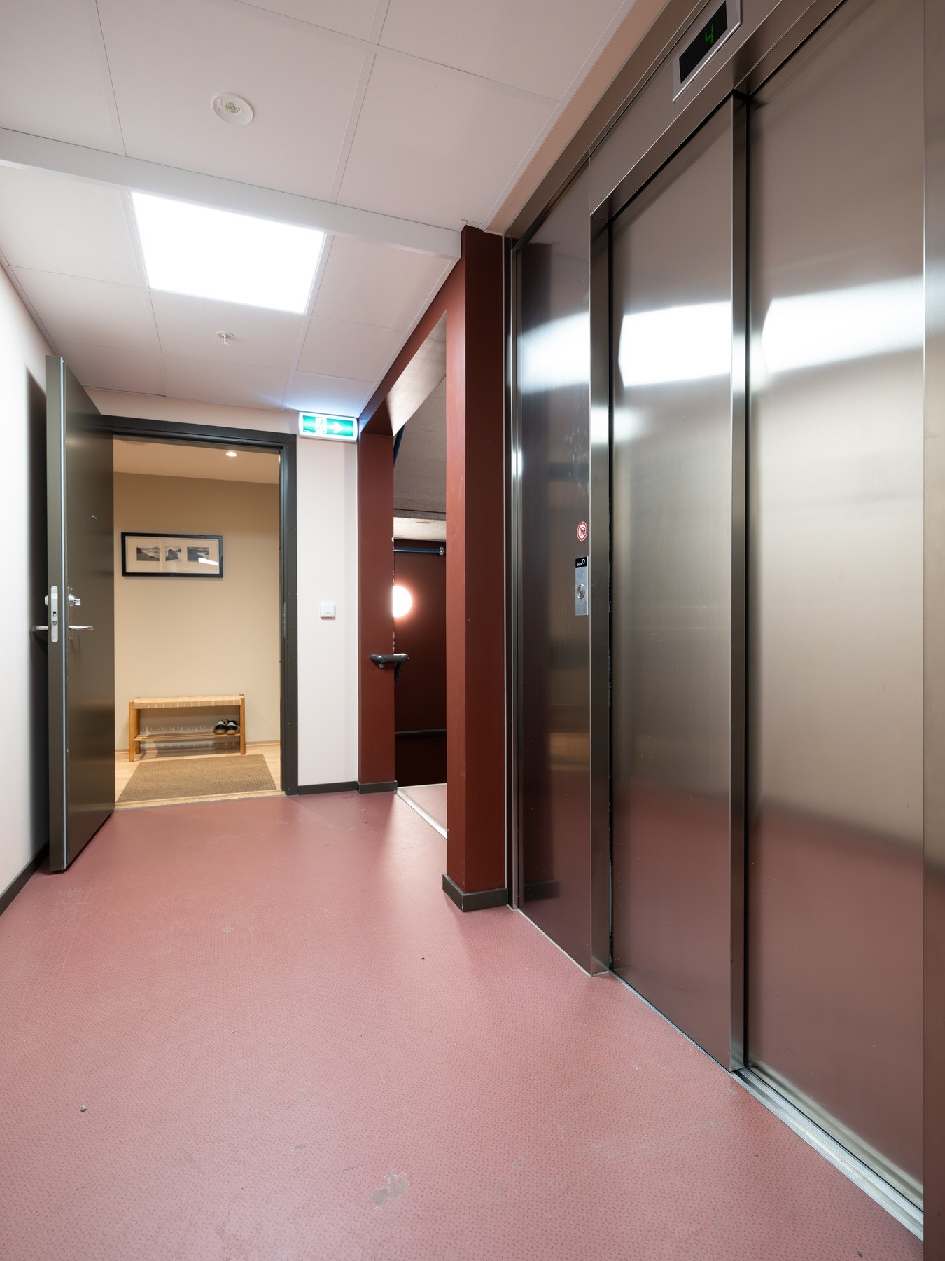 Det er heisadkomst til etasjeplan. Galleribilde