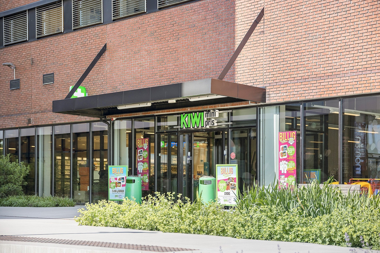 Dagligvarehandelen kan blant annet gjøres på Kiwi Ulven som ligger like i nærheten. Galleribilde