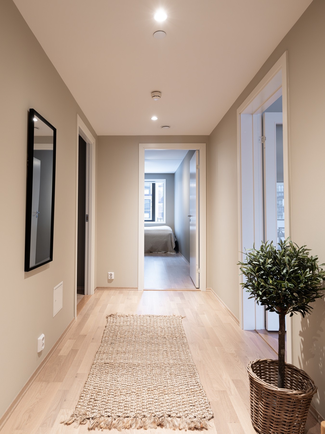 Entréen gir et fint førsteinntrykk av boligen. Galleribilde