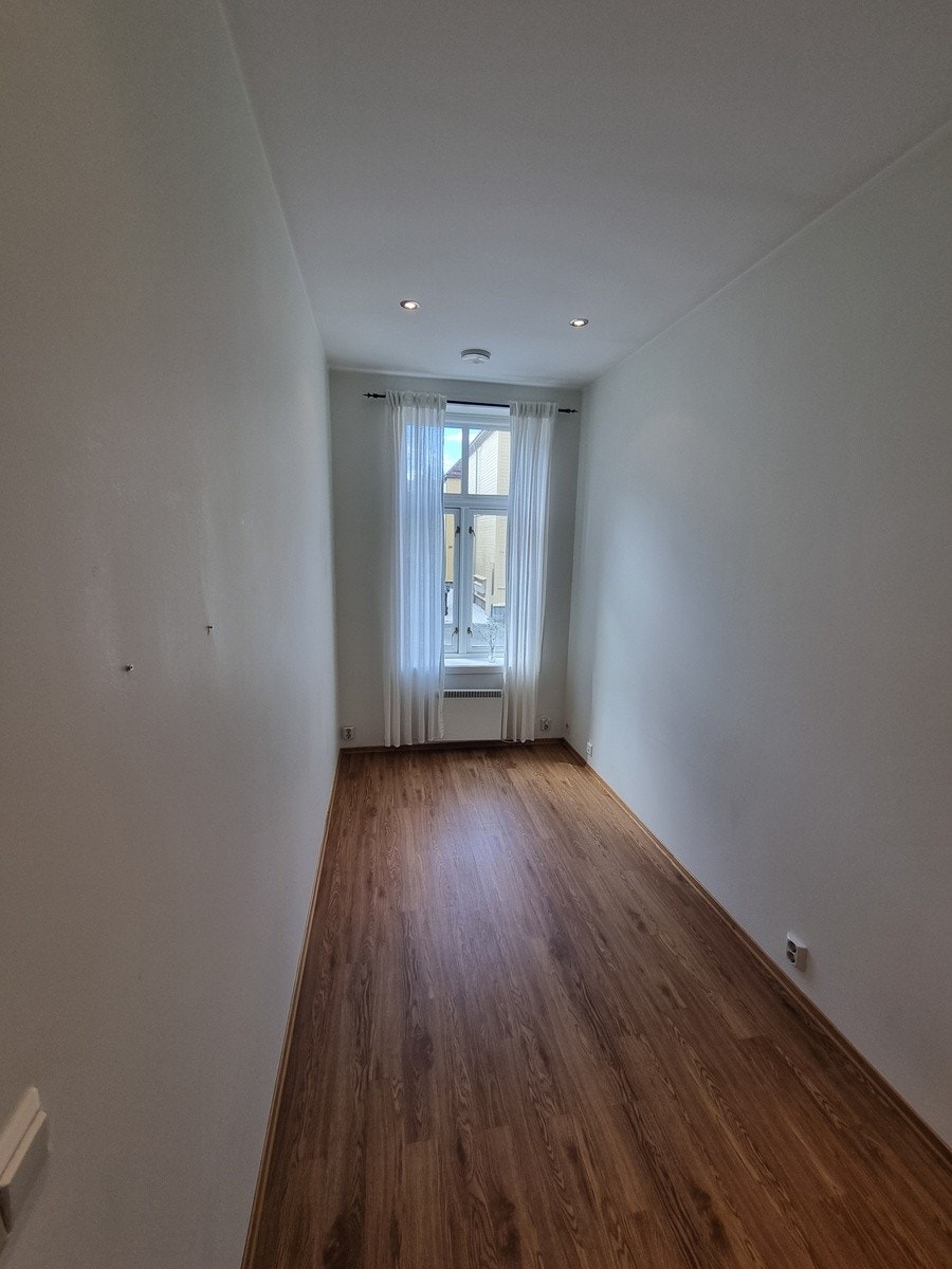 Rom 104 med vindu mot GyldenløvesgateGyldenløbesgate Galleribilde