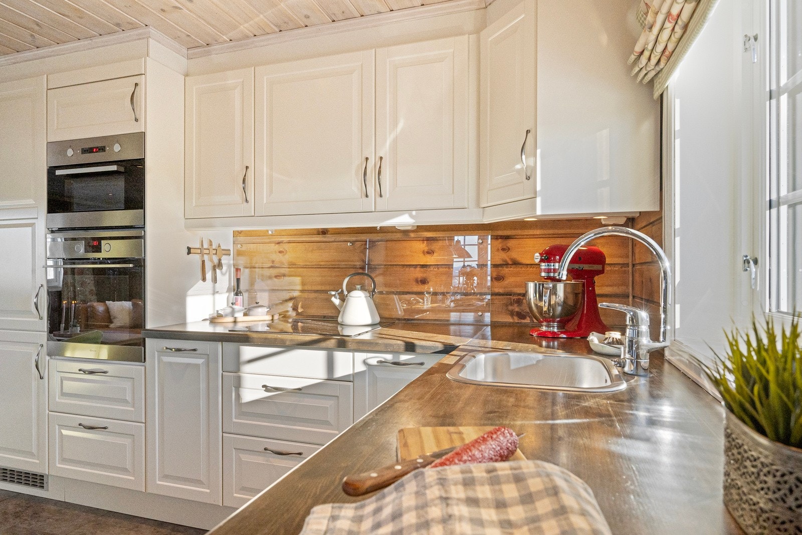 Godt med skap- og benkeplass Galleribilde