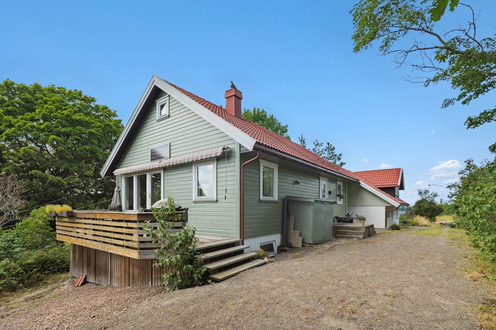 Boligen ble opprinnelig oppført som en enebolig, men er senere omgjort til en tomannsbolig med god utnyttelse av arealet Galleribilde