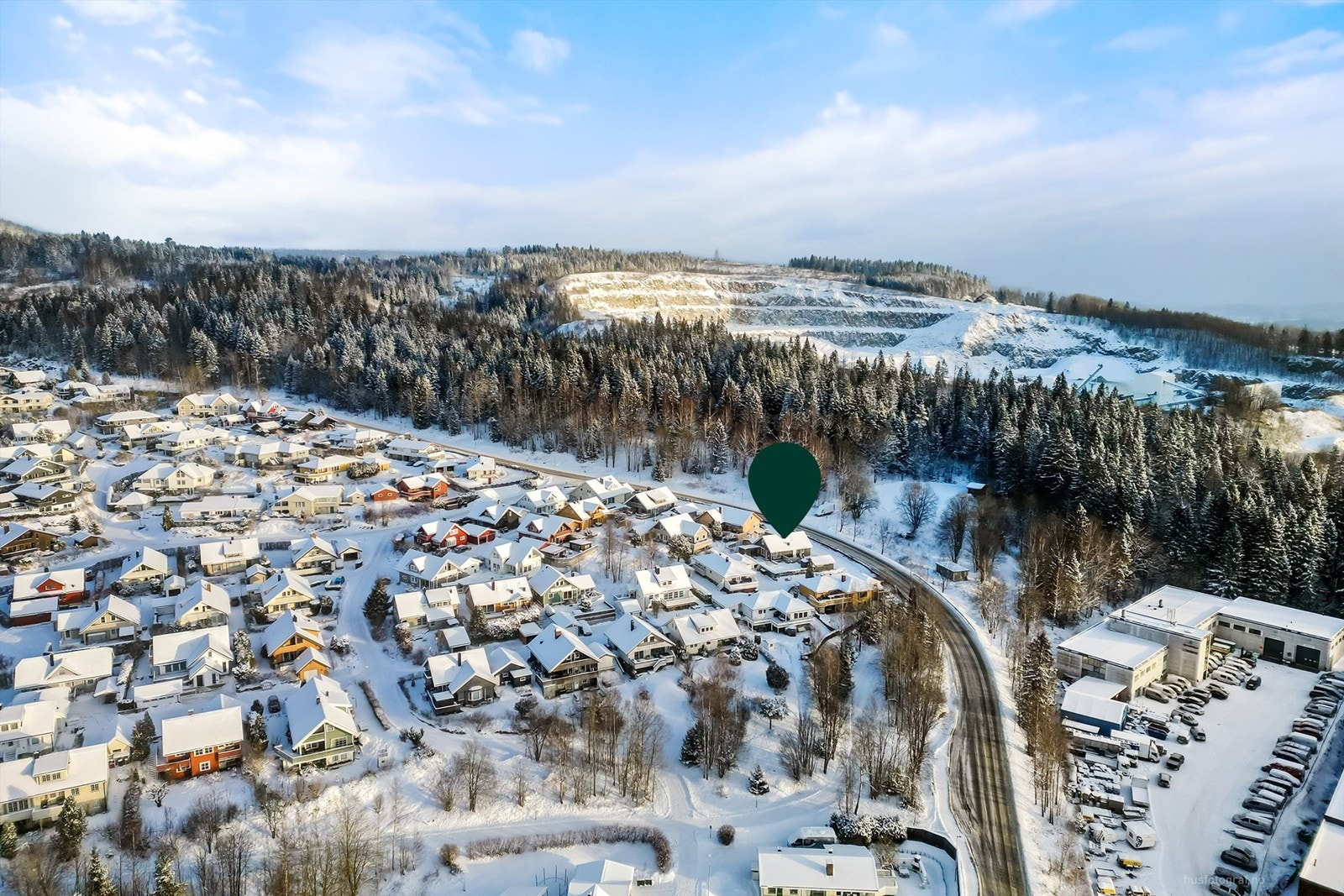 Det er gangavstand til flere barnehager, Hennummarka barneskole og Tranby ungdomsskole Galleribilde