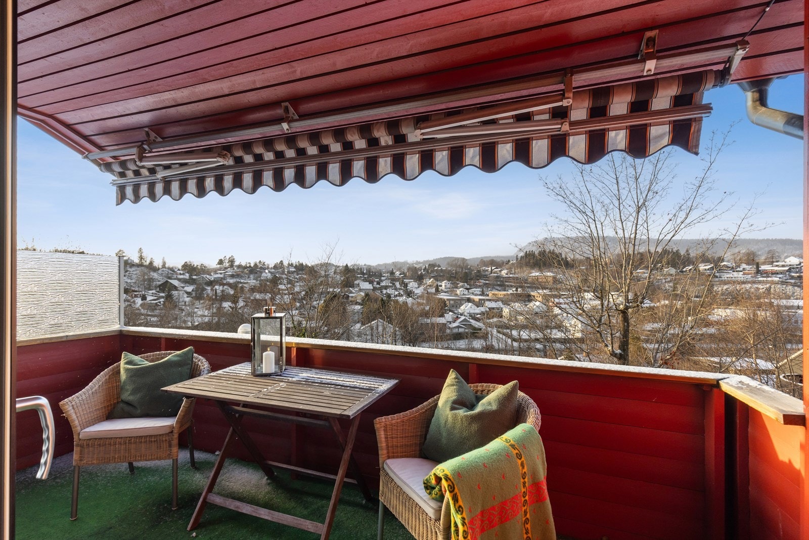 Solrik og vestvendt med hyggelig utsyn Galleribilde