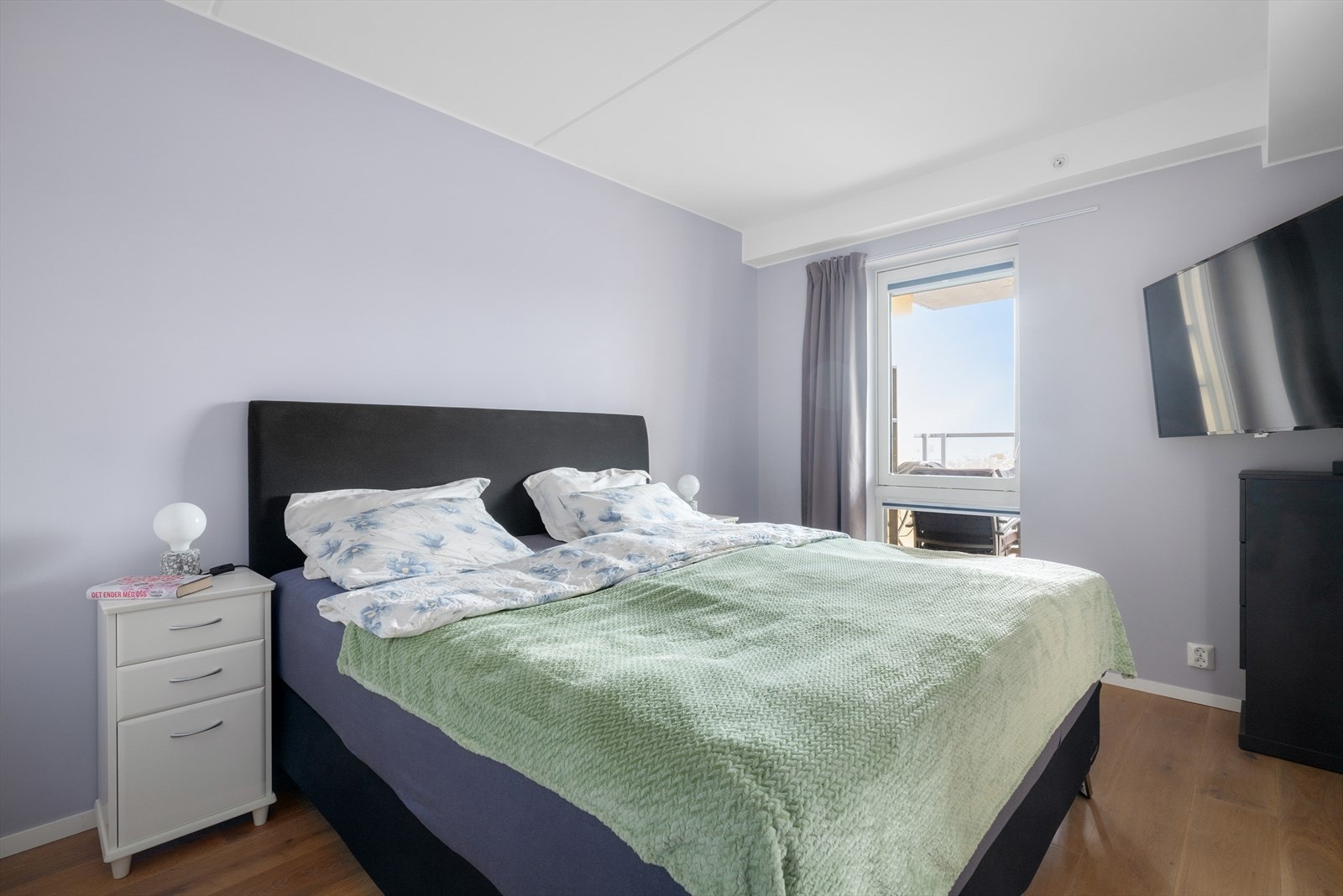 Rommet er plassert slik at det er skjermet for innsyn. Galleribilde