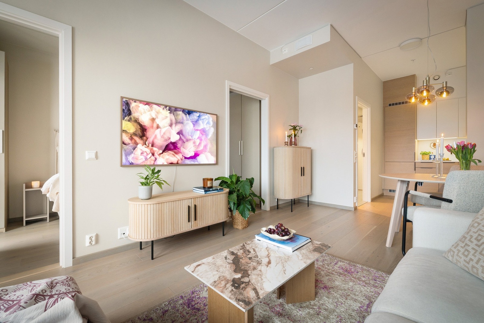 Vi går inn igjen, så får du sjekke ut soverommet. Galleribilde