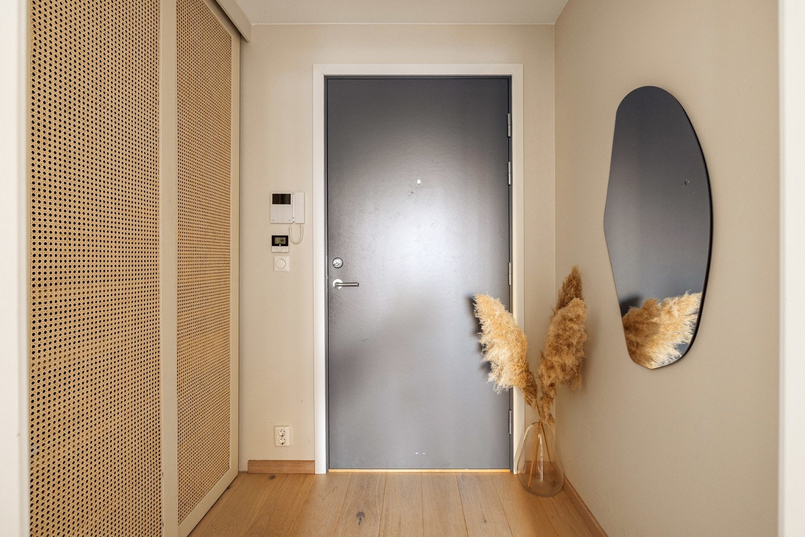 Sjeldent god oppbevaringsplass i entré Galleribilde