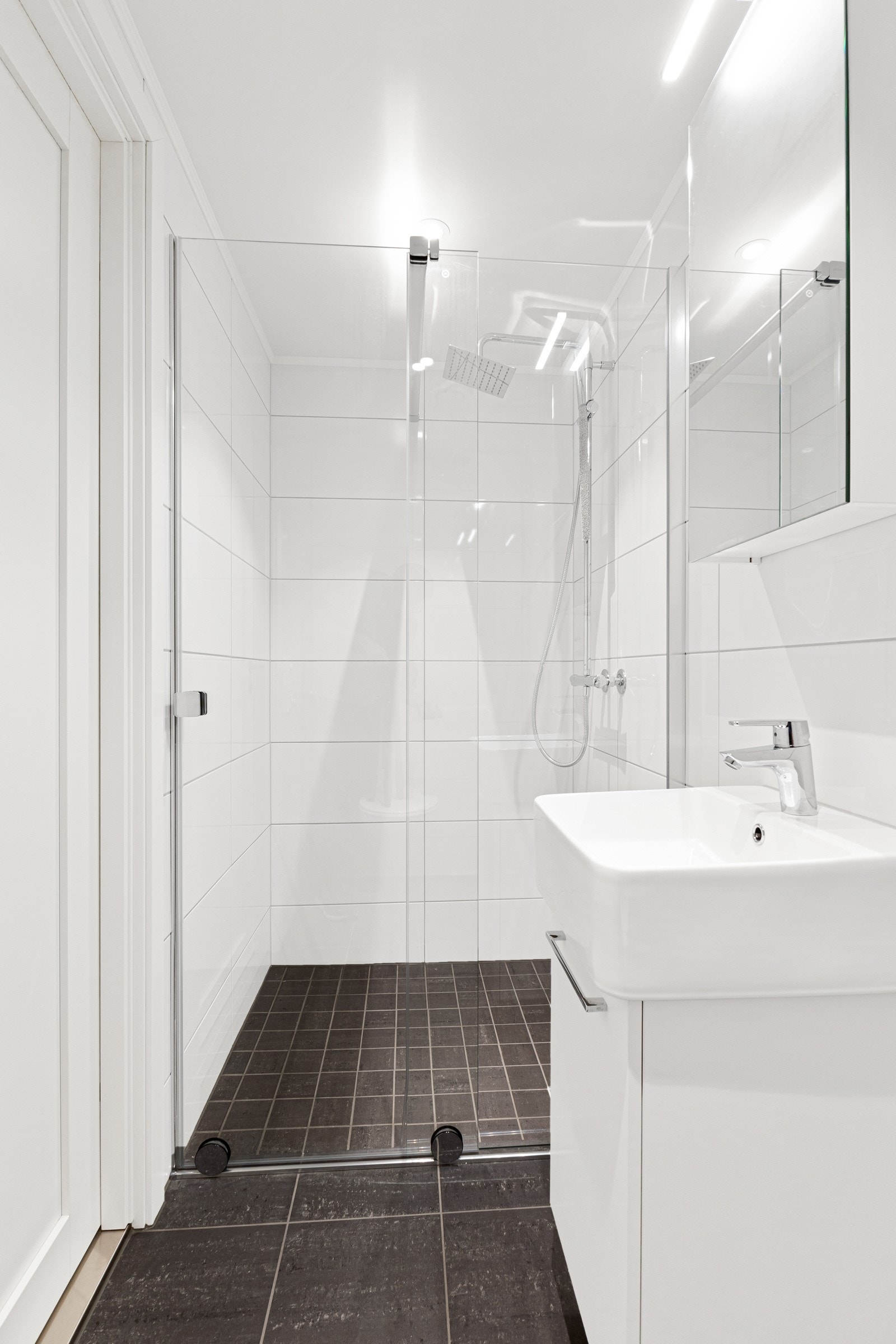 Bad 2 - Flislagt med varme i gulv. Galleribilde