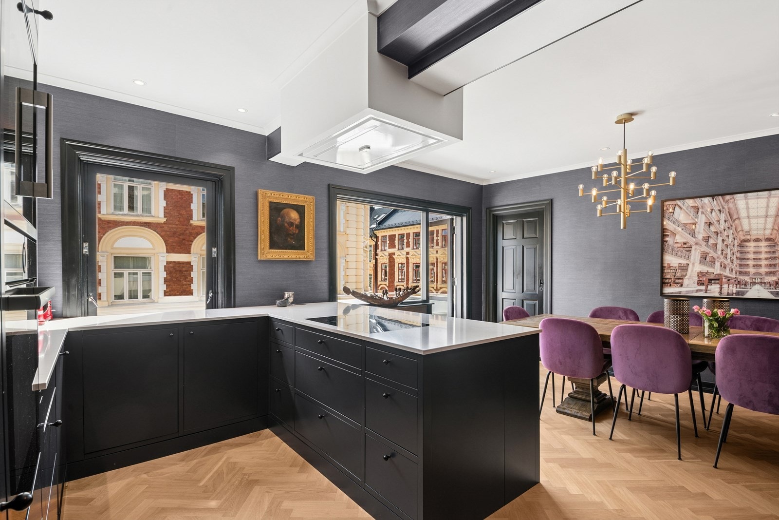 Benkeplate i Silestone -kvarts i fargen Calcutta gold Galleribilde