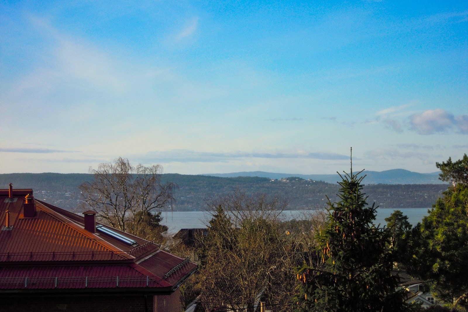 Privat bilde fra selger. Bildet er tatt fra takvindu. Galleribilde