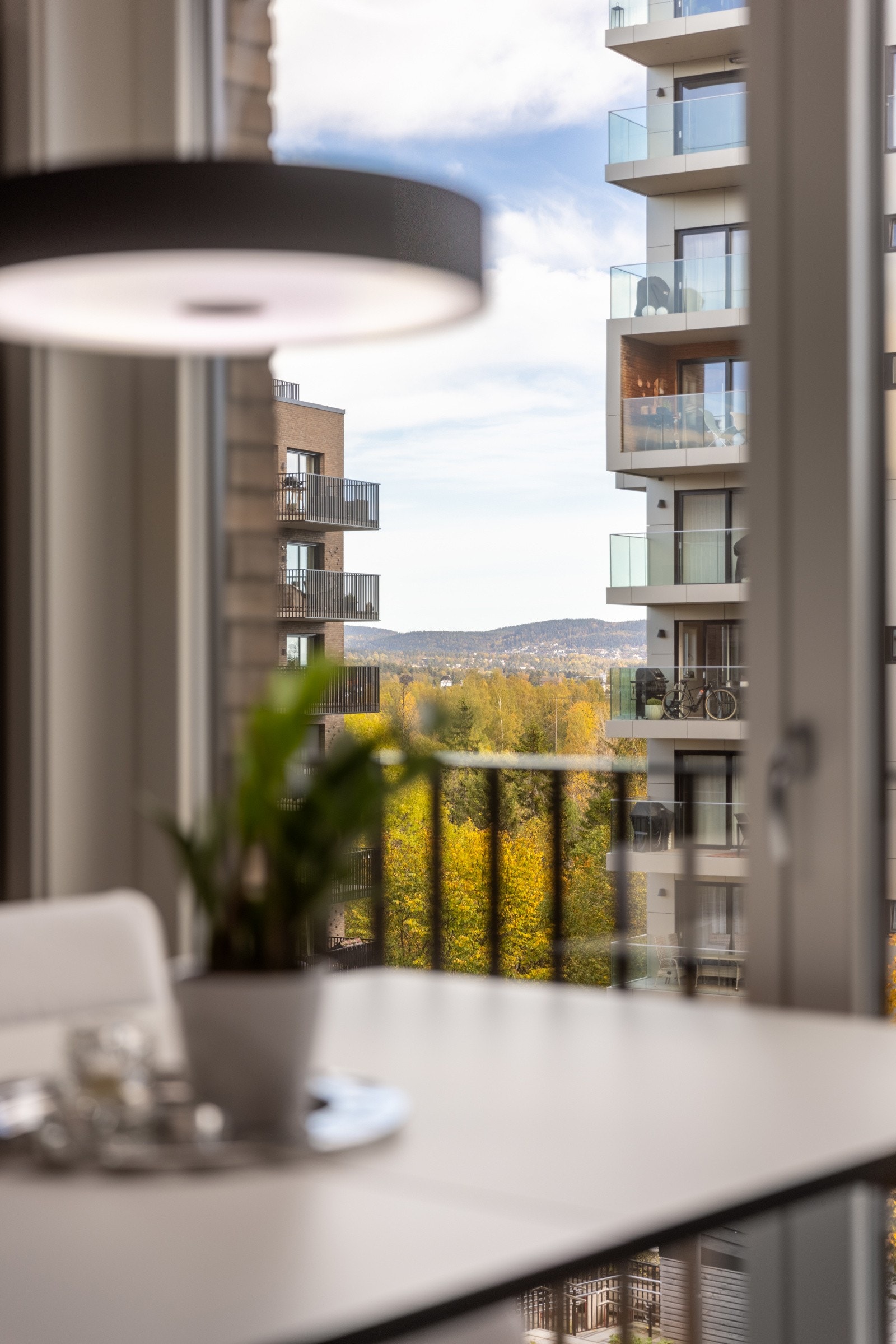 Nydelig utsyn ned mot Mærradalen. Galleribilde