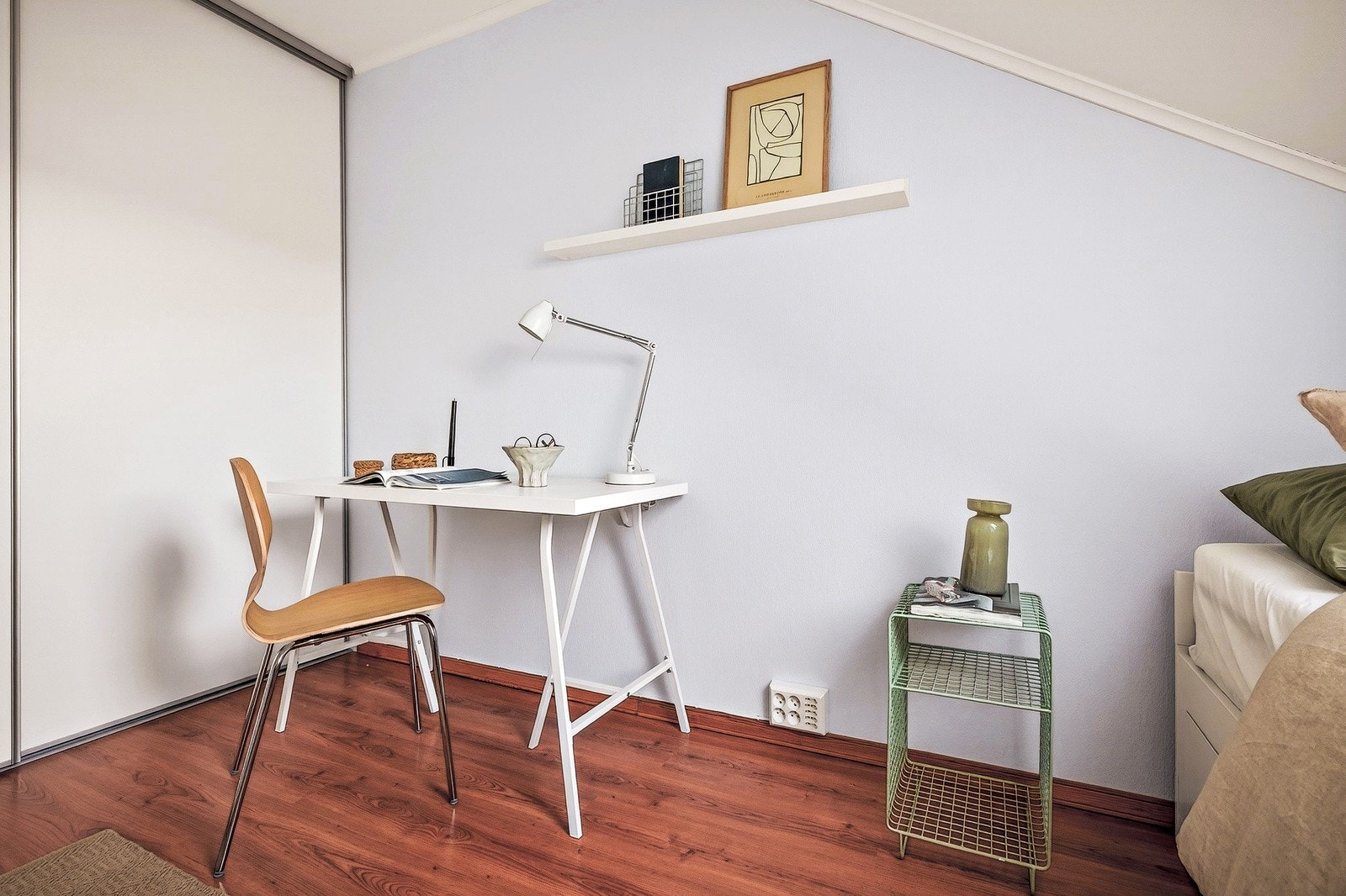 Her er det også skyvedørsgarderobe. Galleribilde