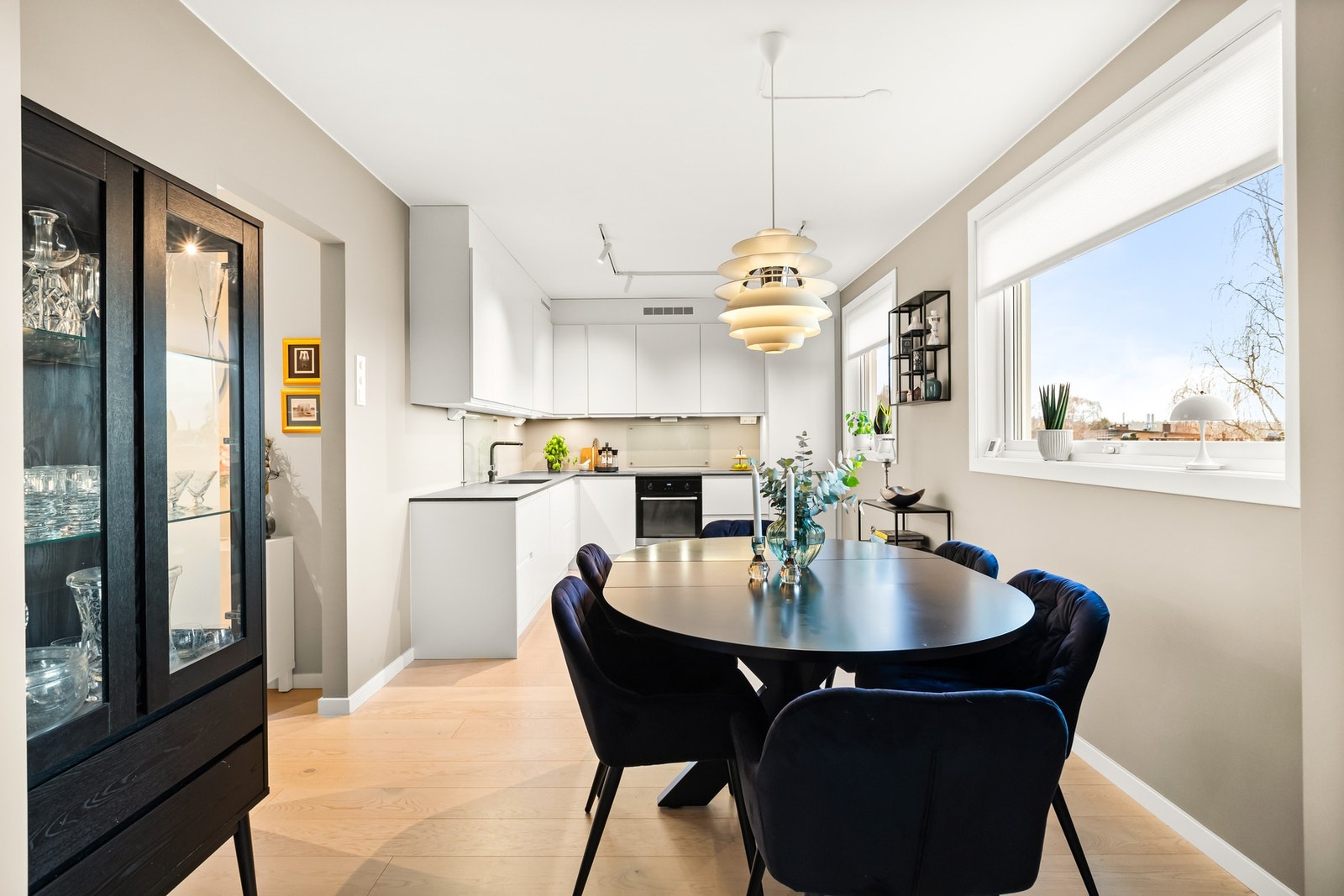 Original 4-roms leilighet med meget god planløsning Galleribilde