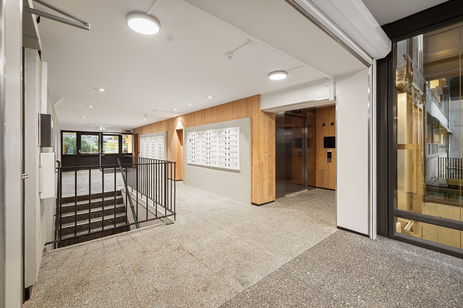 Det medfølger to parkeringstillatelser og det er tilgang på elbil-lader ved parkering Galleribilde