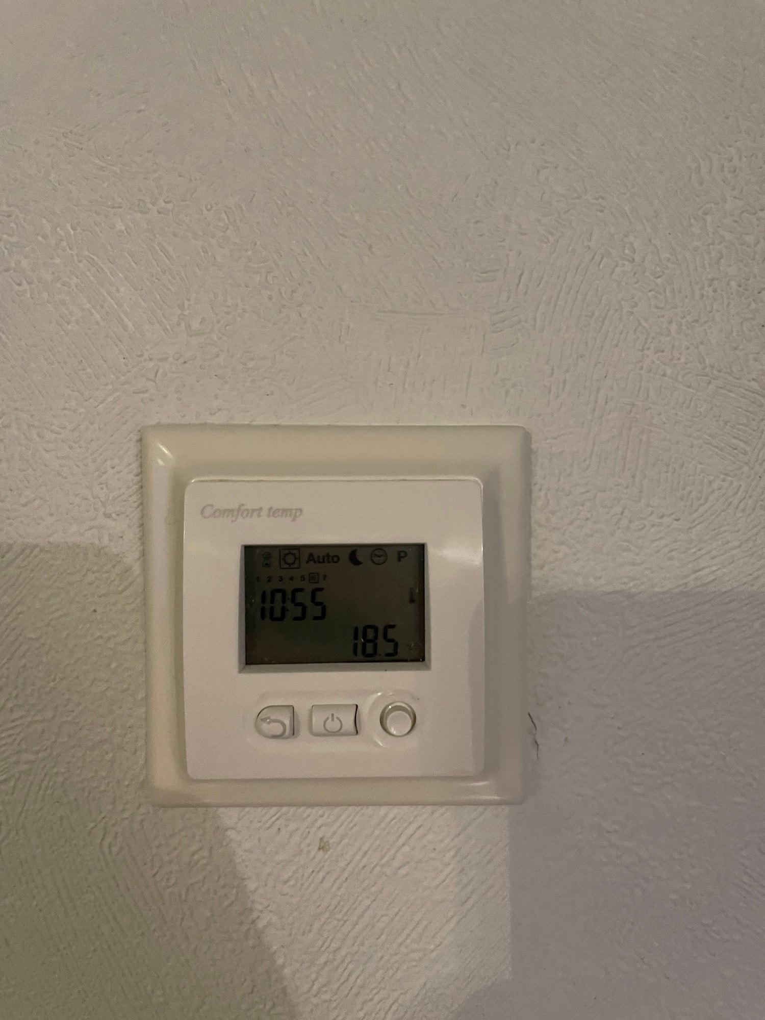 elektronisk justering av gulvvarme i hoveddel Galleribilde