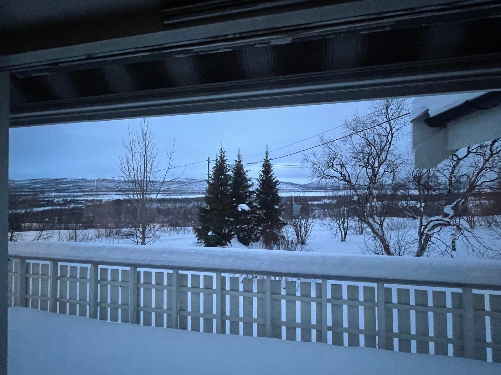 Utsikt til Tanaelva fra stue Galleribilde