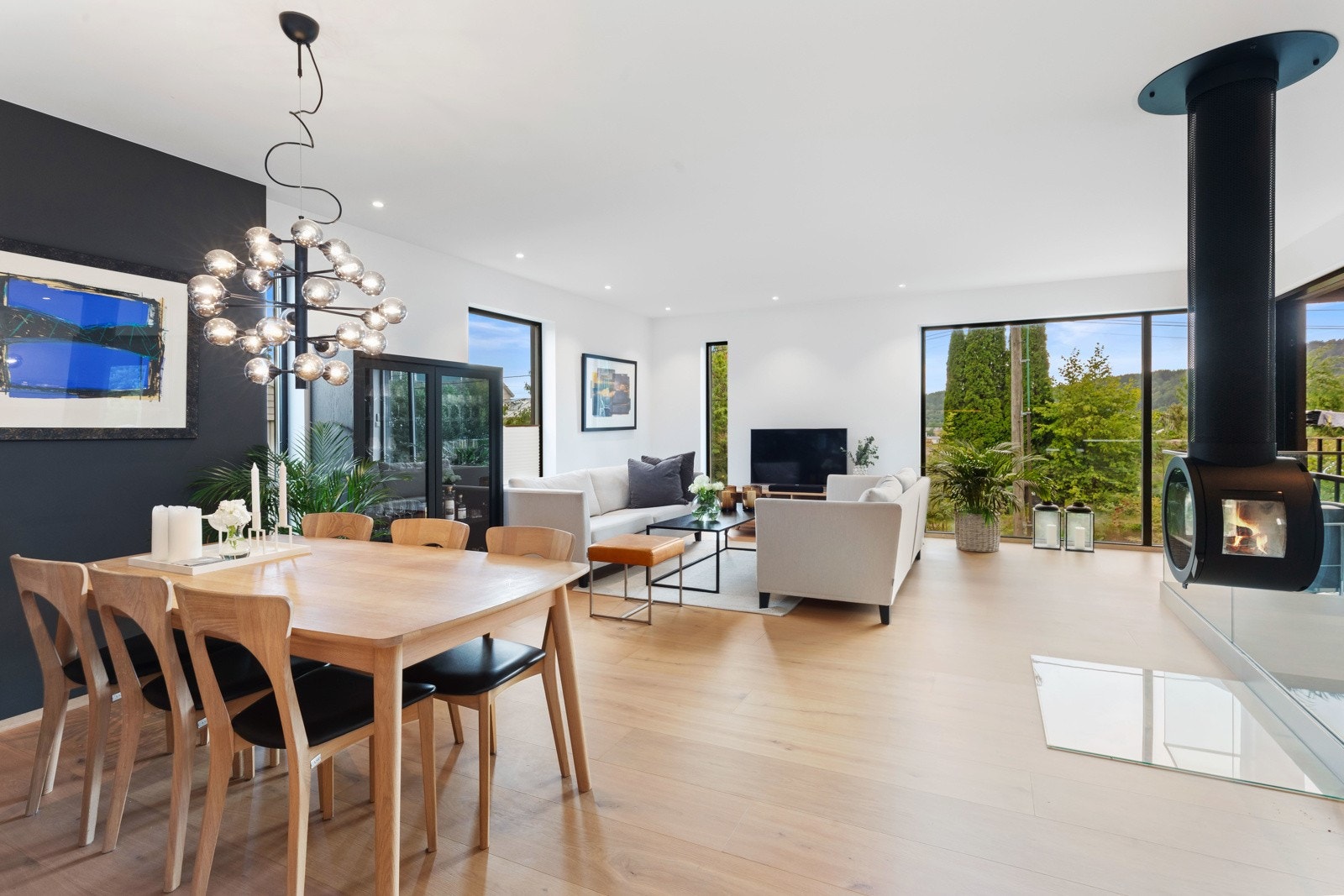 Boligen er stilren og holder en gjennomgående høy standard Galleribilde