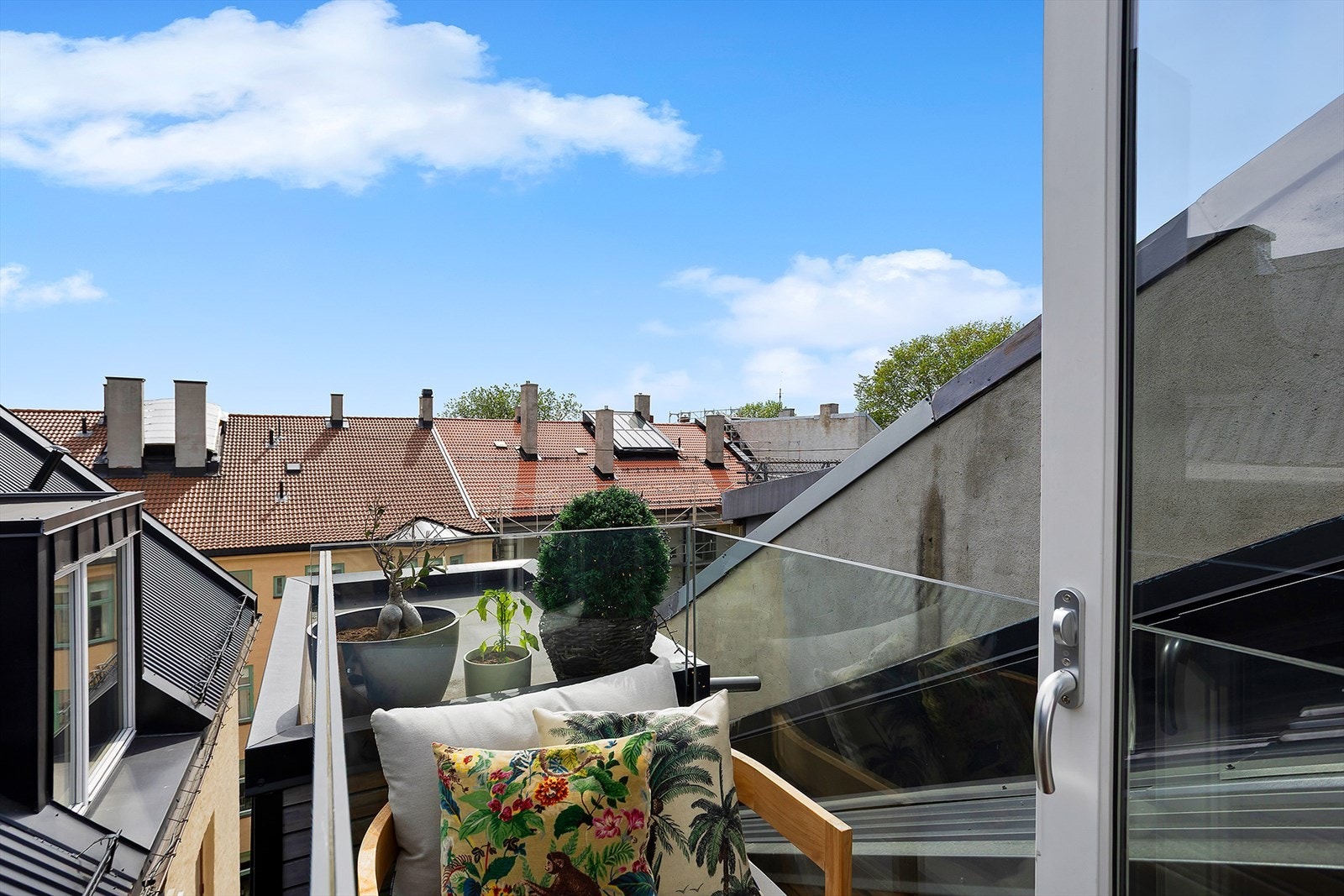 Strøken "hotelleilighet" på Frogner med takterrasse og heis, presentert av Vemund V. Thorkildsen Galleribilde