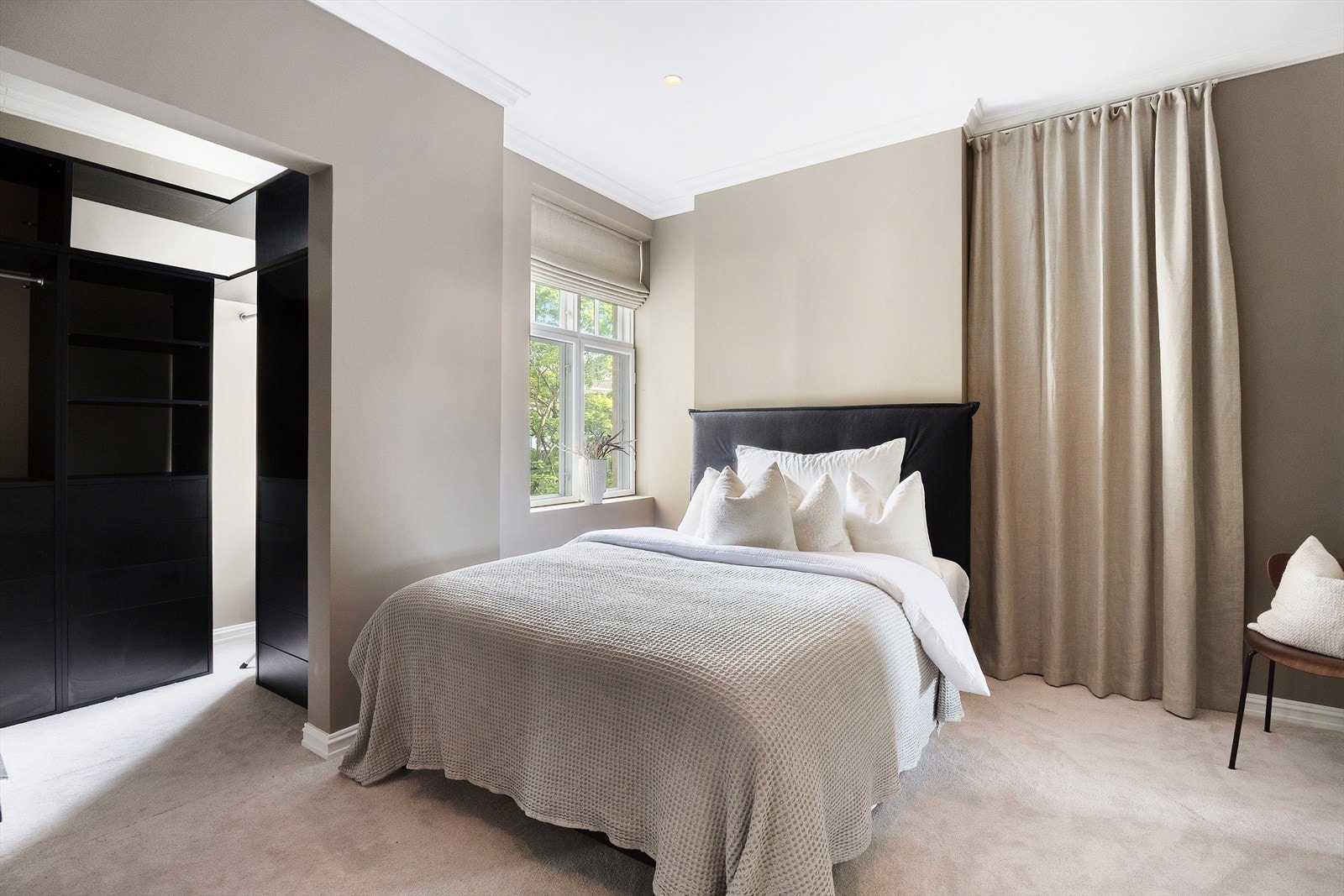 Soverom 2 er også av svært god størrelse Galleribilde