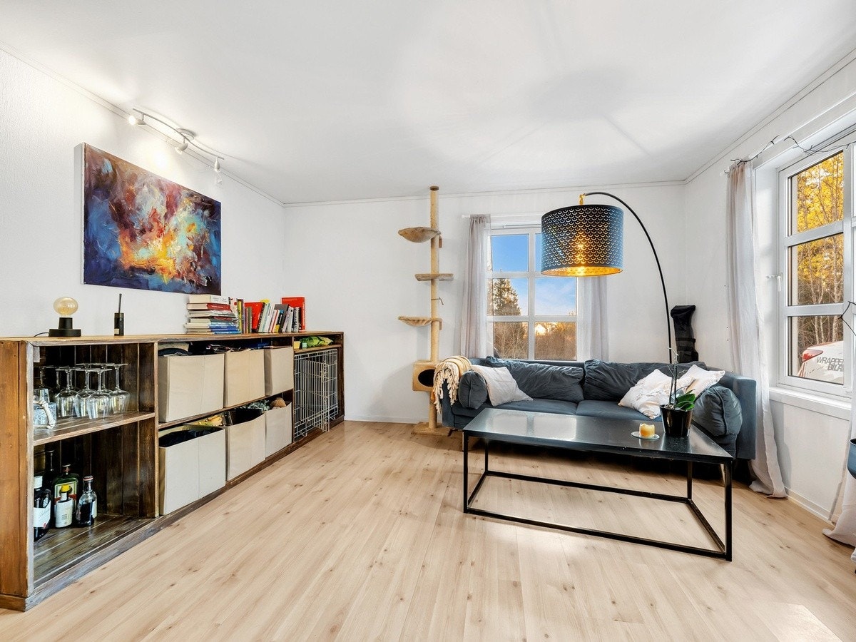 Stue møblert av tidligere leietaker Galleribilde