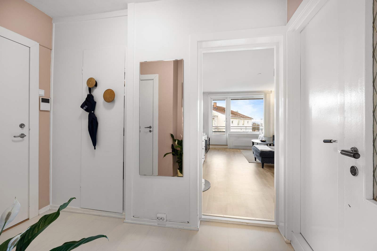 Entré/gang. Galleribilde