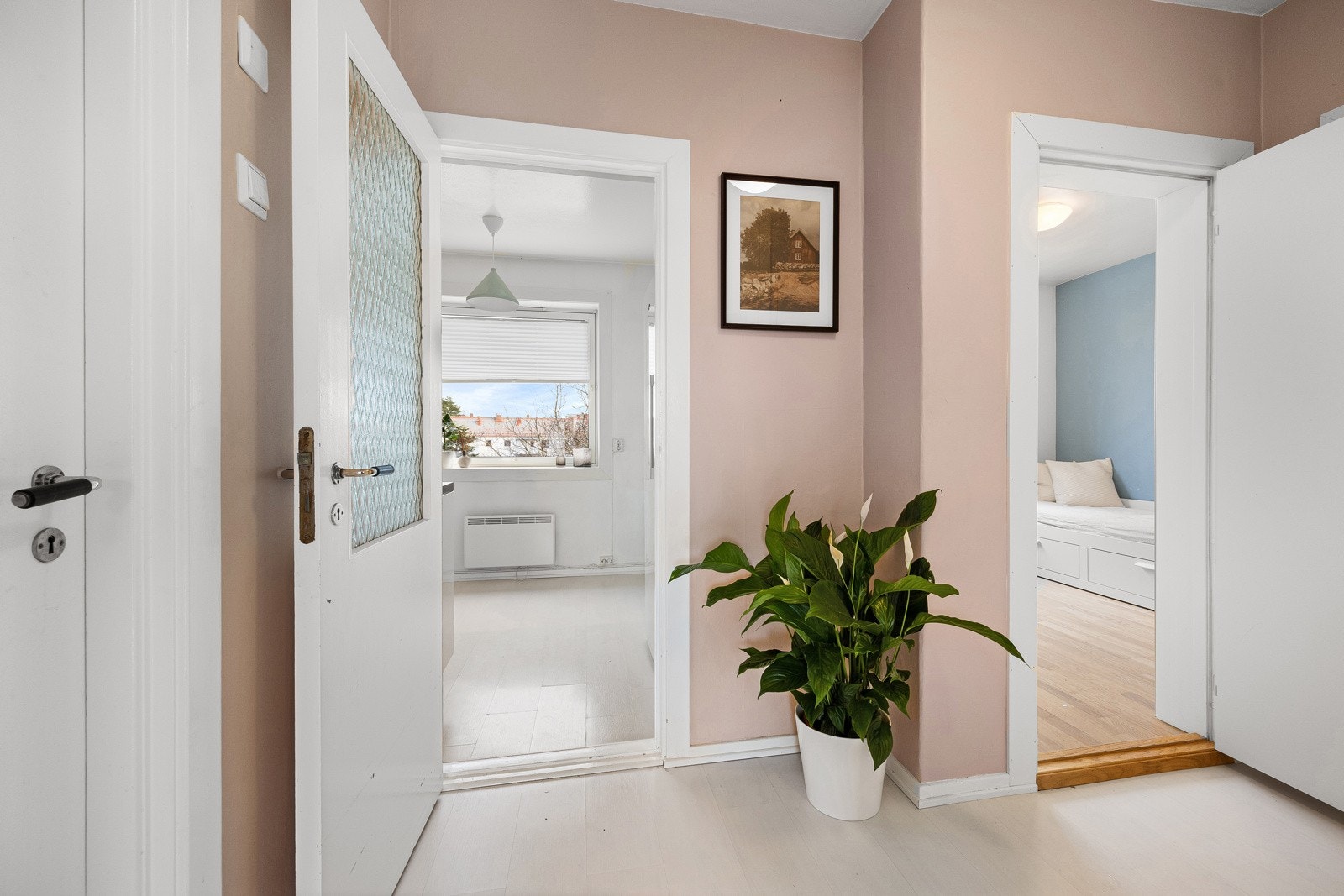 Entré/gang. Galleribilde