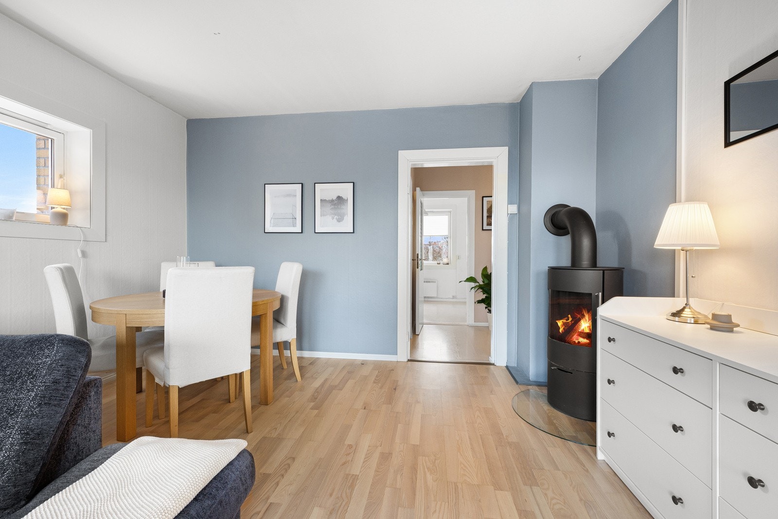 Peisovn i stuen. Galleribilde