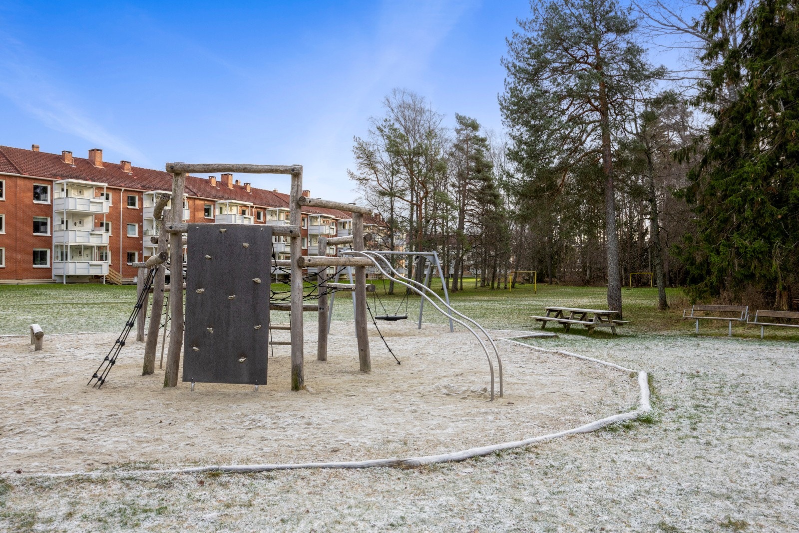 Det er fine uteområder for store og små. Galleribilde