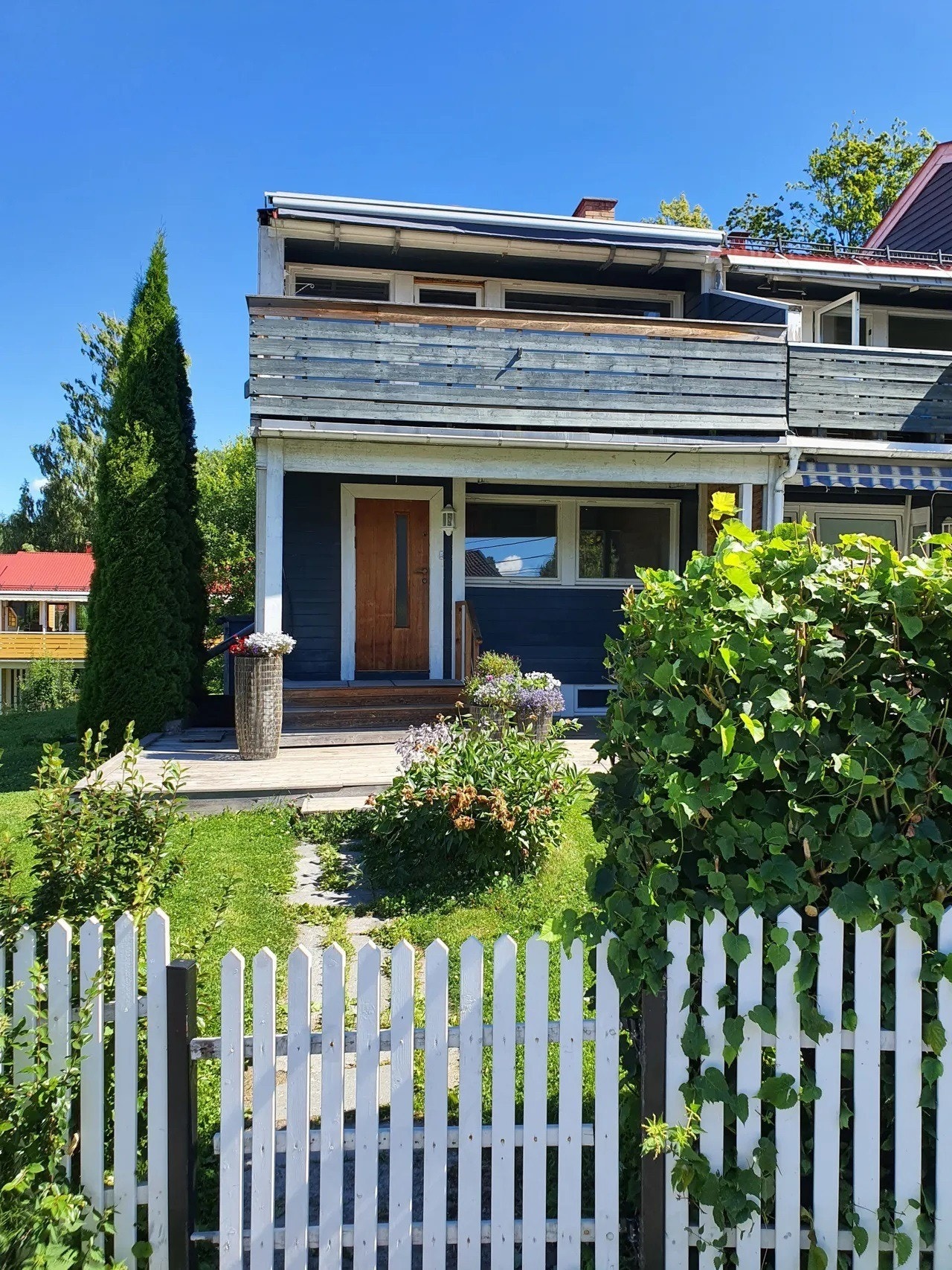Rekkehus på Engerjordet på Blommenholm i Bærum Galleribilde