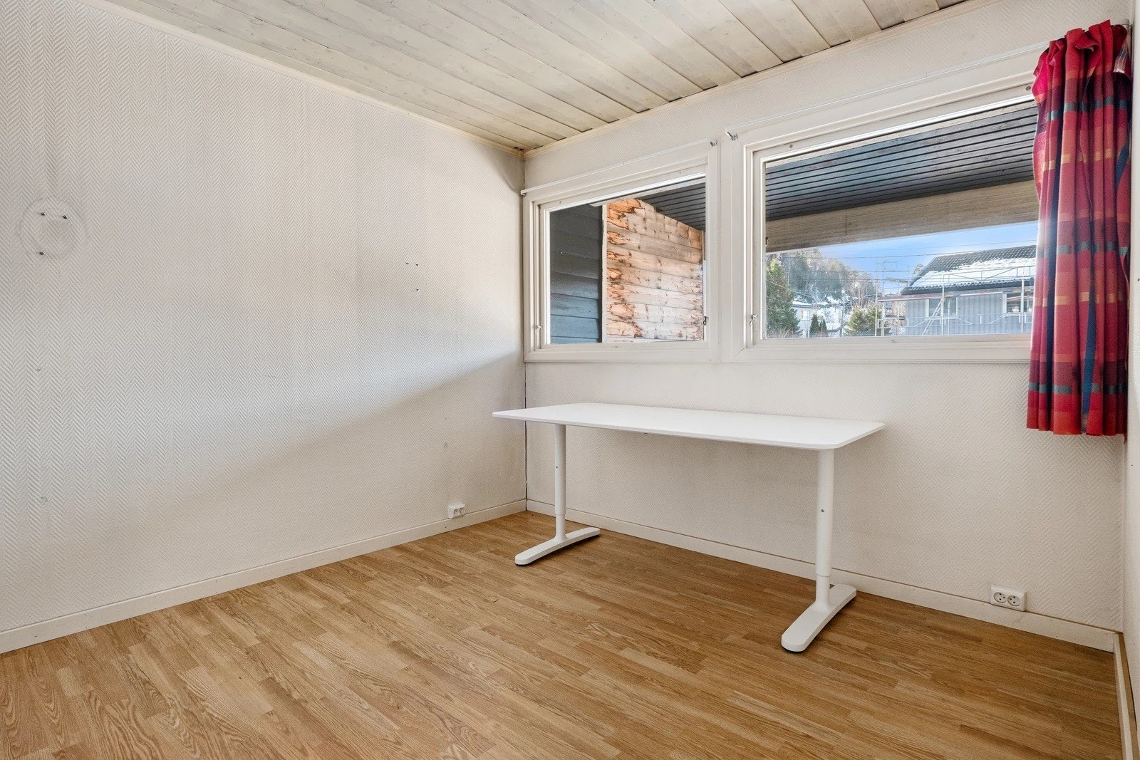 Hovedsoverommet. Her er det også satt inn nye vinduer i 2024. Galleribilde