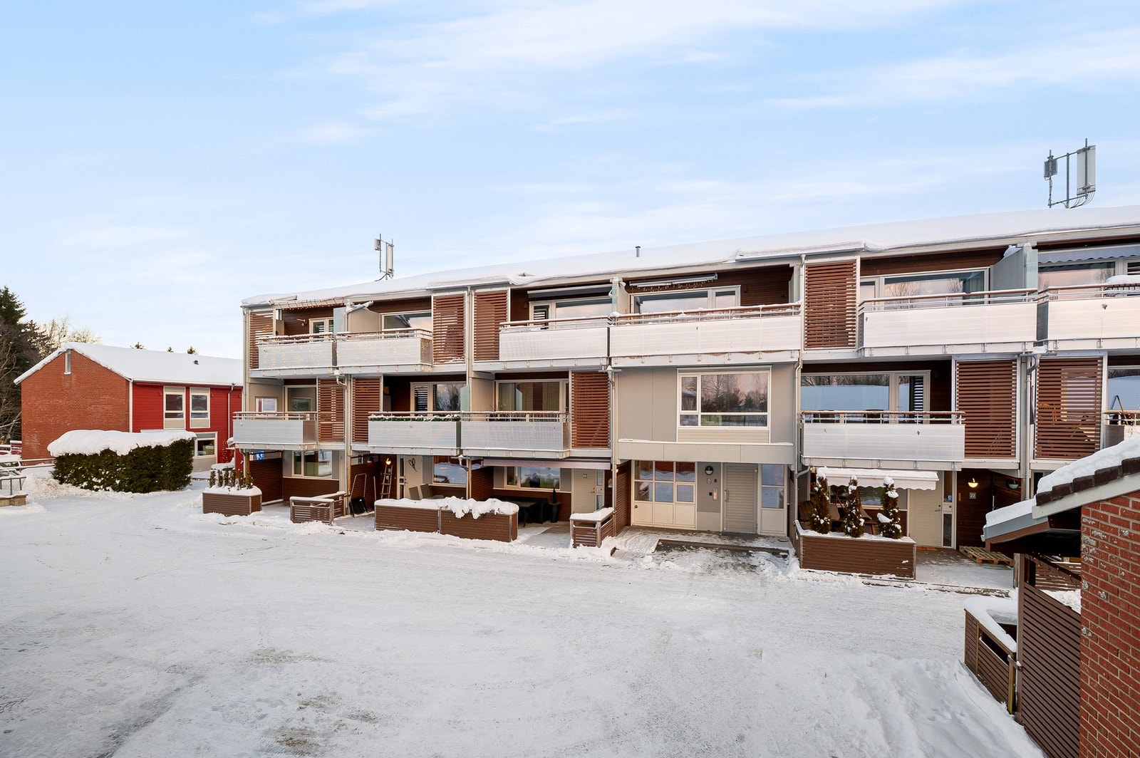 Leiligheten ligger fint til i borettslaget. Galleribilde