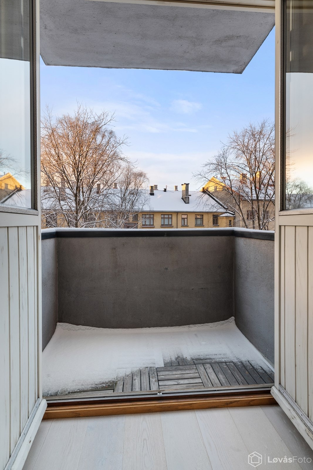 Boligens balkong er sydvendt Galleribilde