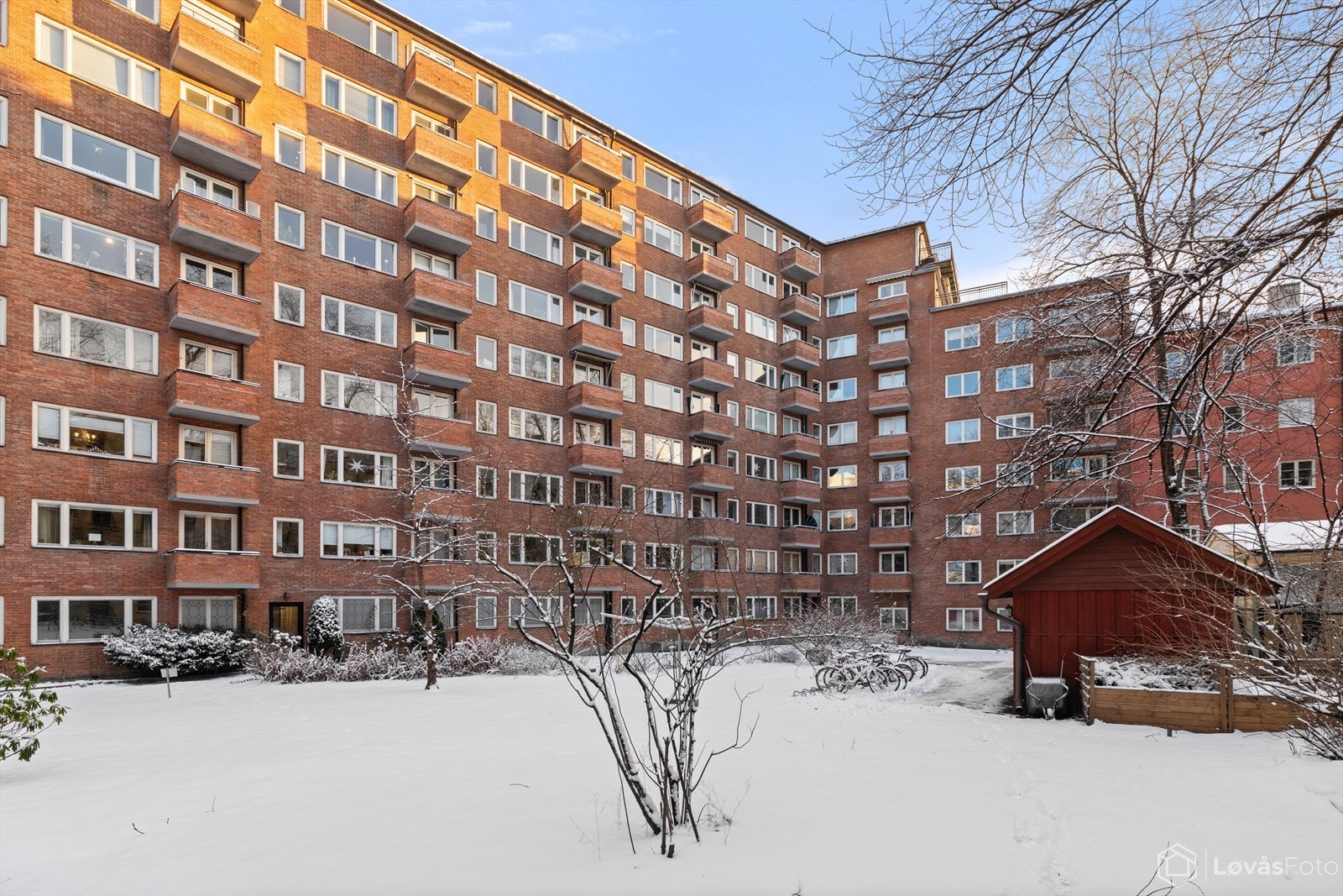 Bakgård Galleribilde