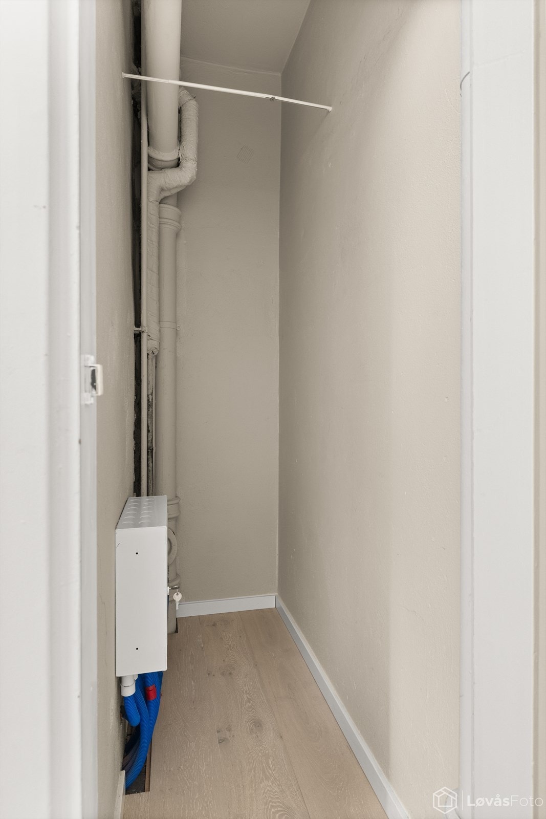 Boligen har en praktisk innvendig bod Galleribilde