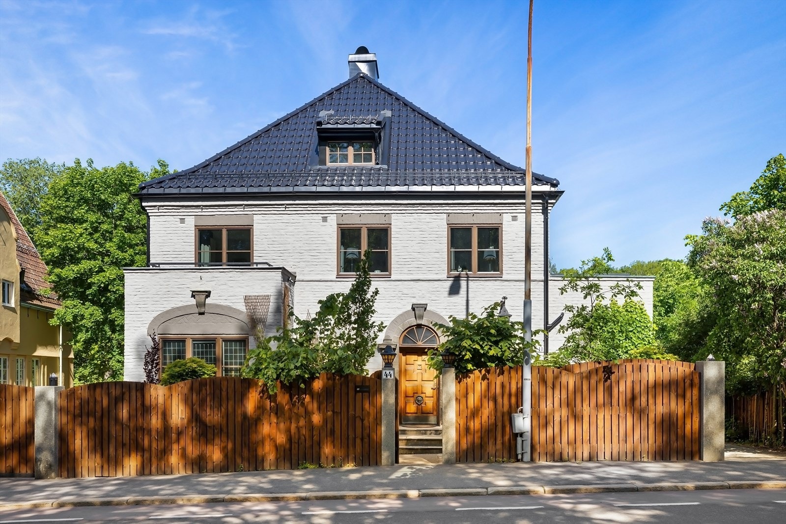 Taket ble fornyet i 2024 i forbindelse med oppføring av tre nye takarker som er utformet etter den originale arken. Galleribilde