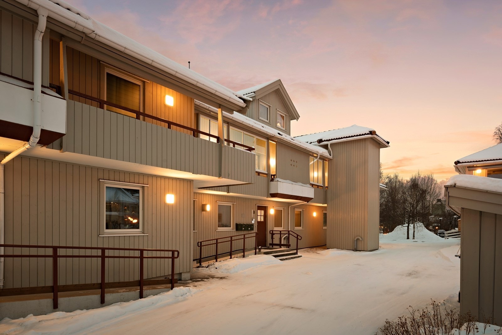 Fasade og inngangsparti. Galleribilde